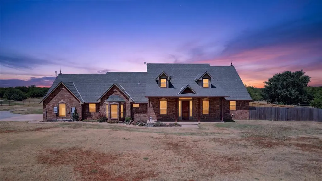 Front exterior — 30454 Wolf Creek Lane, Cashion, OK 73016