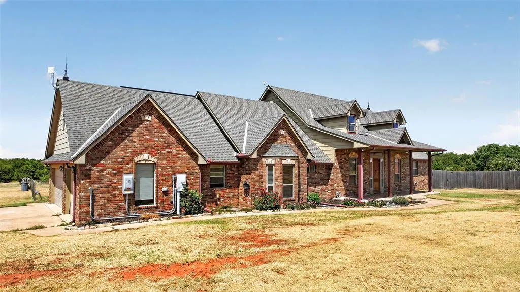 Photo 3 — 30454 Wolf Creek Lane, Cashion, OK 73016