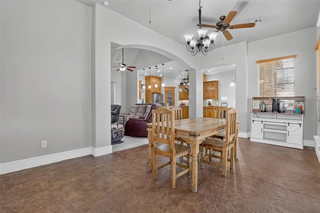 Photo 8 — 30454 Wolf Creek Lane, Cashion, OK 73016