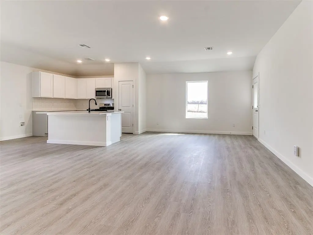 Photo 7 — 3140 Pennington Street, Harrah, OK 73045