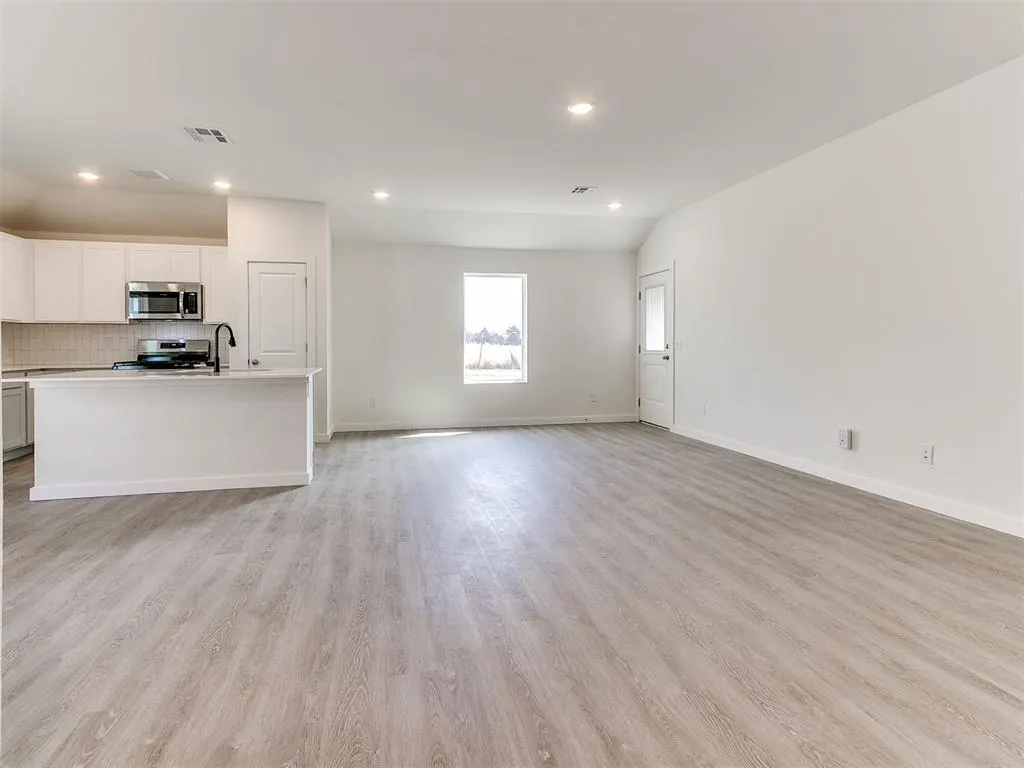 Photo 8 — 3140 Pennington Street, Harrah, OK 73045