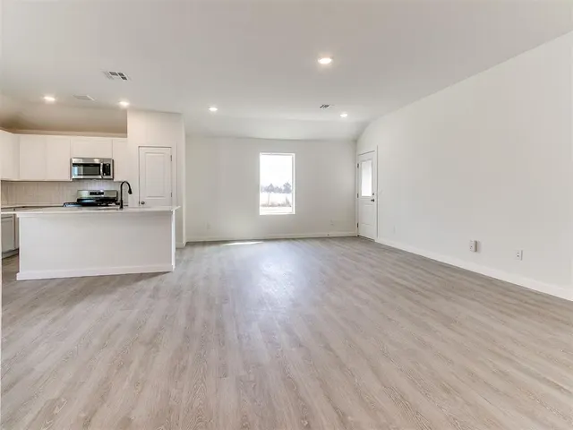 Photo 8 — 3140 Pennington Street, Harrah, OK 73045