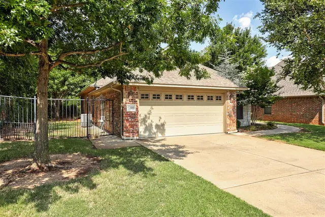 Photo 3 — 17805 Griffin Gate Drive, Edmond, OK 73012