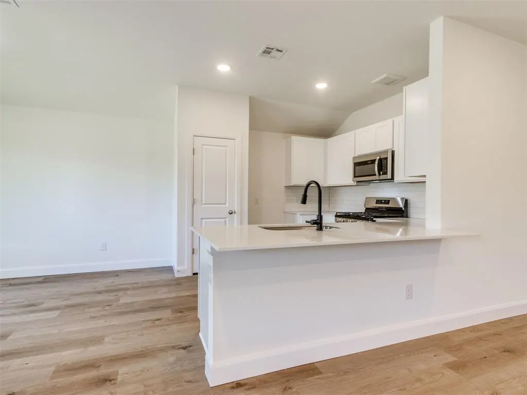 Photo 7 — 2041 Brush Creek Way, Newcastle, OK 73065
