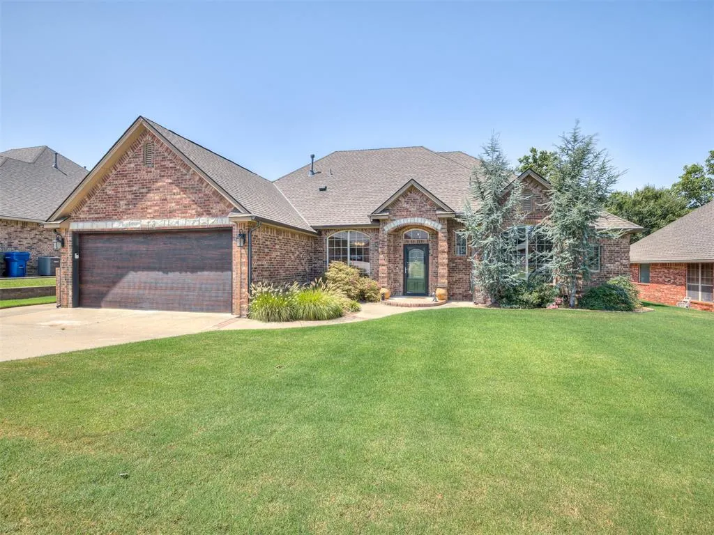 Front exterior — 407 Canterbury Road, Midwest City, OK 73130