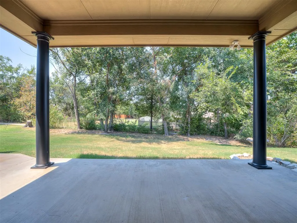Photo 3 — 407 Canterbury Road, Midwest City, OK 73130
