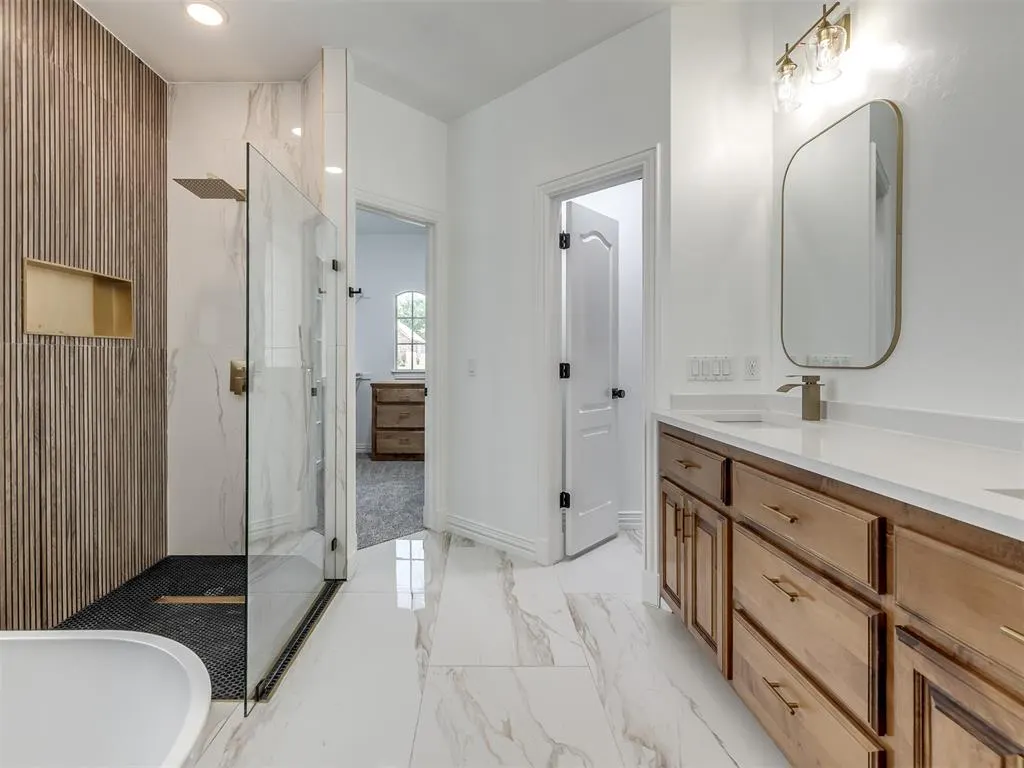 Photo 21 — 407 Canterbury Road, Midwest City, OK 73130