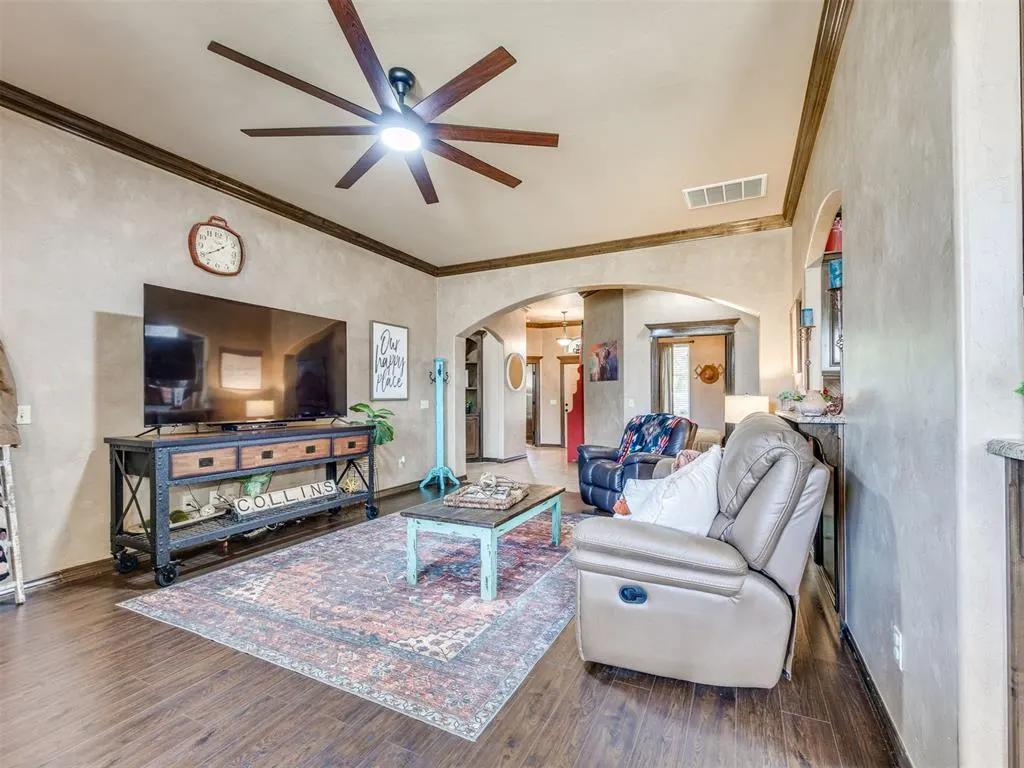 Photo 6 — 12405 Heathfield Lane, Oklahoma City, OK 73173