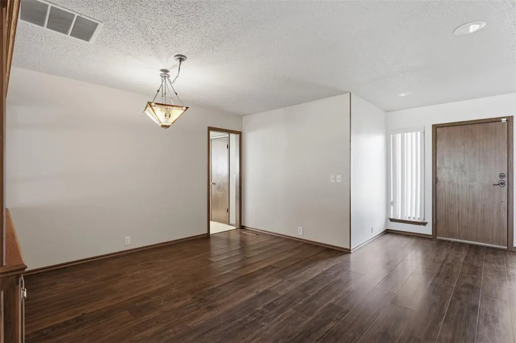 Photo 4 — 10337 Kendal Avenue, Yukon, OK 73099