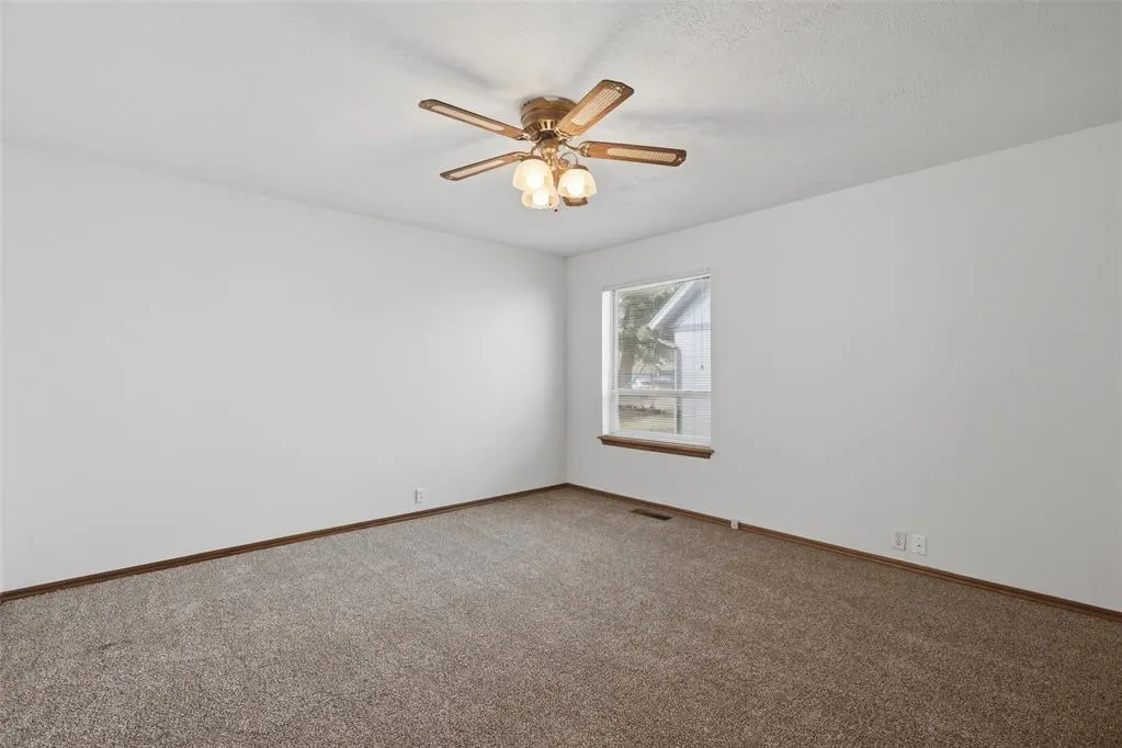 Photo 21 — 10337 Kendal Avenue, Yukon, OK 73099