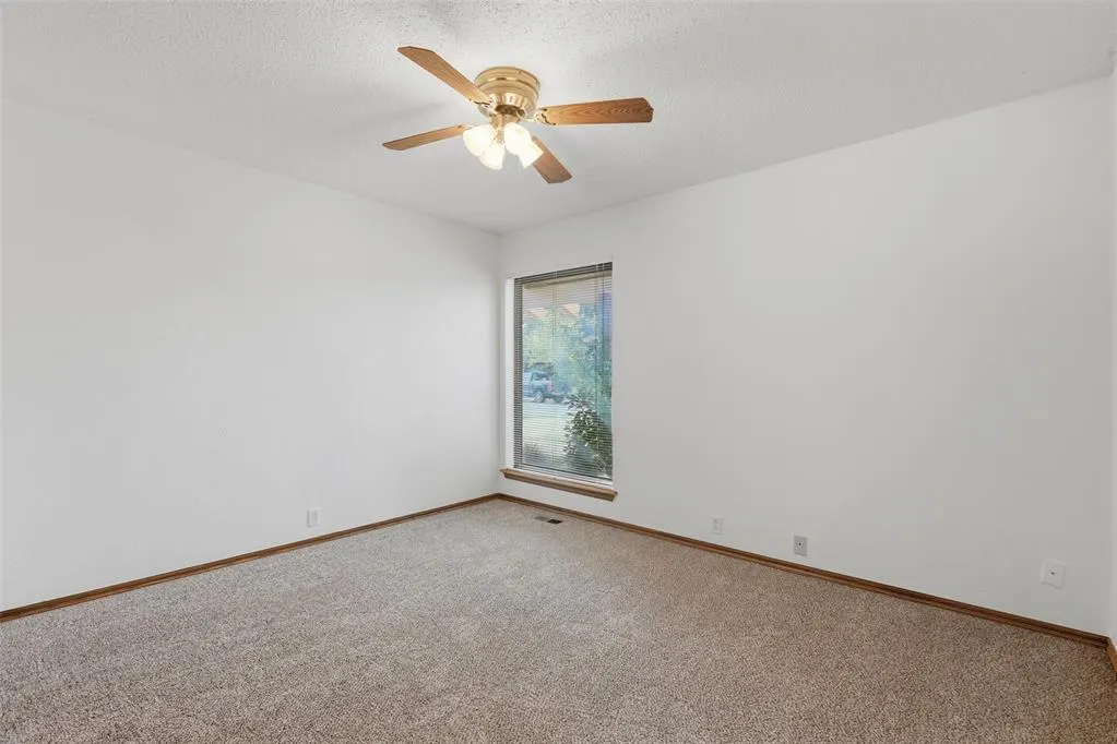 Photo 23 — 10337 Kendal Avenue, Yukon, OK 73099