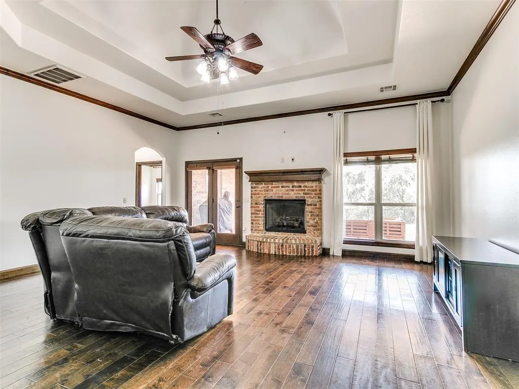 Photo 3 — 18305 Haslemere Lane, Edmond, OK 73012