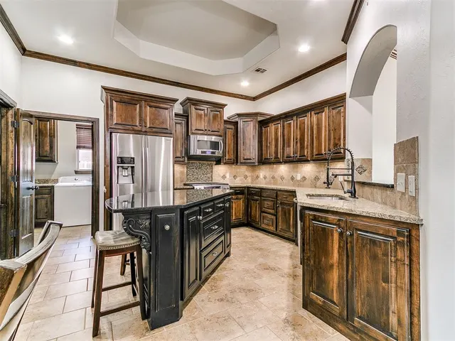 Photo 4 — 18305 Haslemere Lane, Edmond, OK 73012