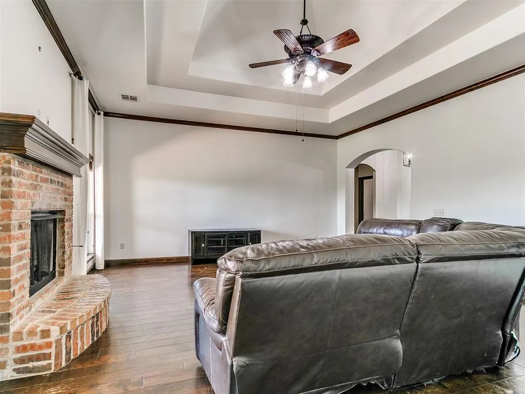 Photo 7 — 18305 Haslemere Lane, Edmond, OK 73012