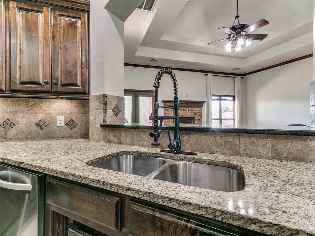 Photo 12 — 18305 Haslemere Lane, Edmond, OK 73012