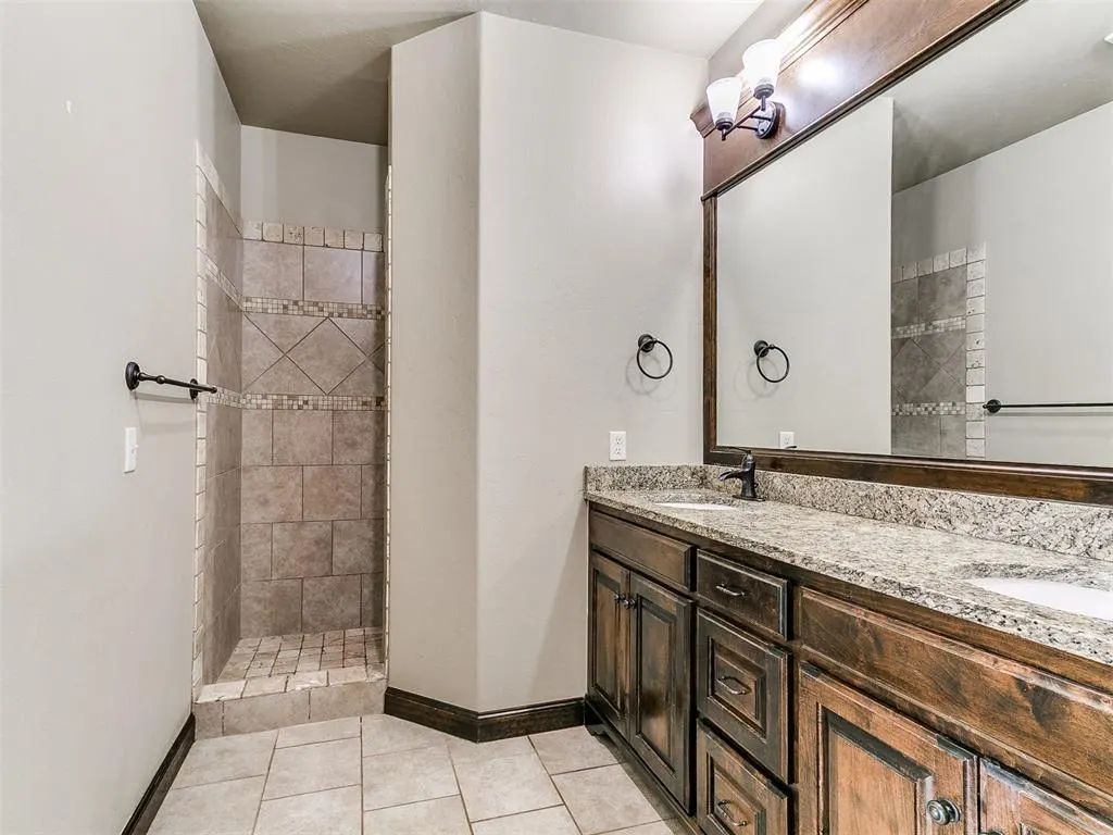 Photo 19 — 18305 Haslemere Lane, Edmond, OK 73012