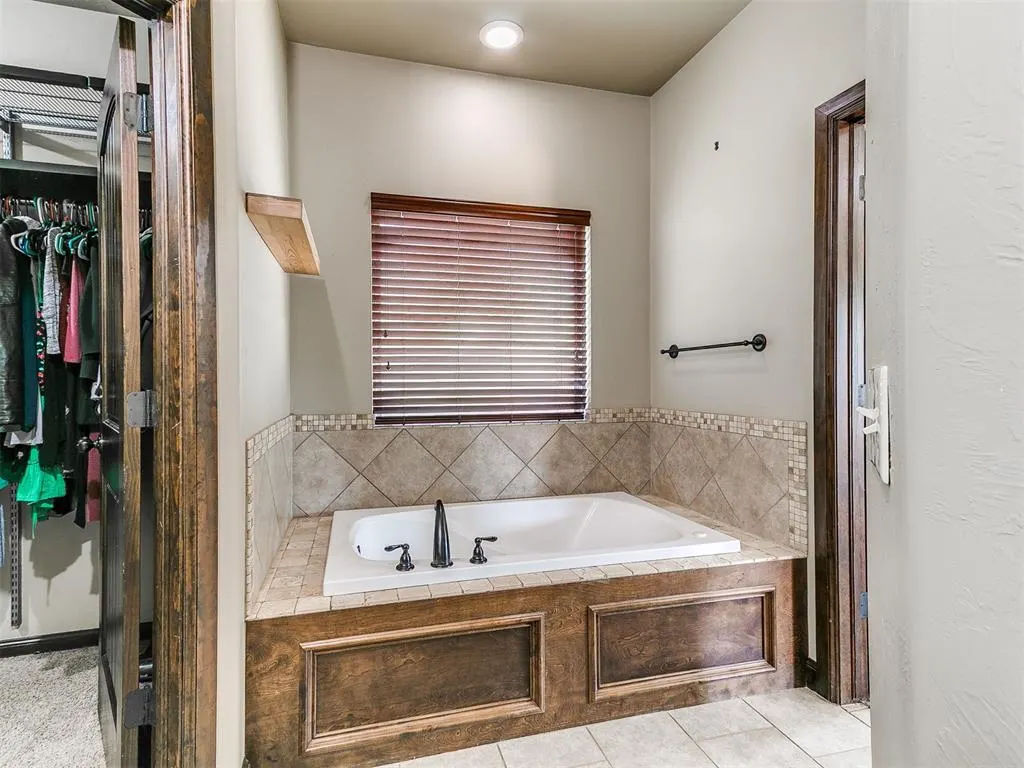 Photo 22 — 18305 Haslemere Lane, Edmond, OK 73012