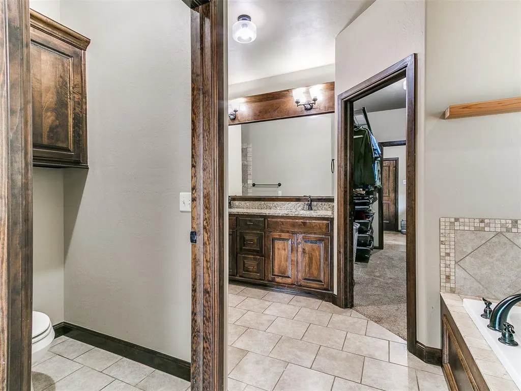 Photo 23 — 18305 Haslemere Lane, Edmond, OK 73012