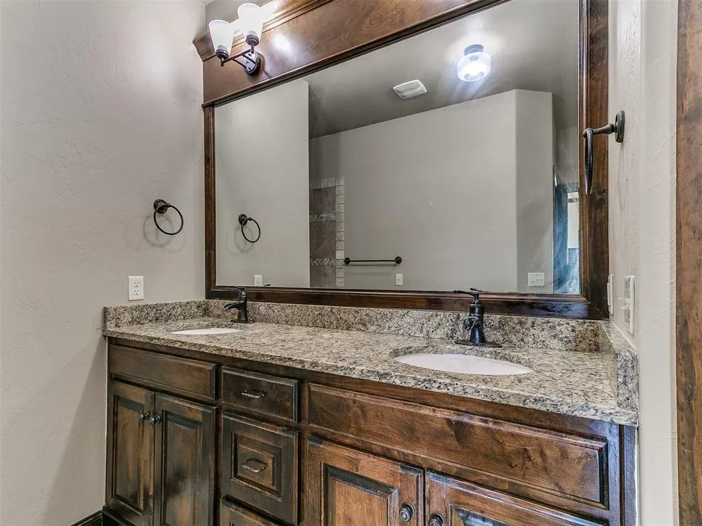 Photo 24 — 18305 Haslemere Lane, Edmond, OK 73012