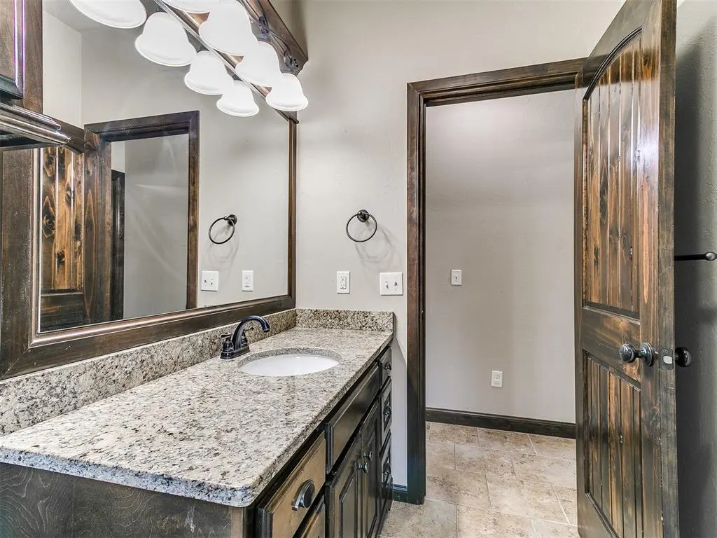 Photo 31 — 18305 Haslemere Lane, Edmond, OK 73012
