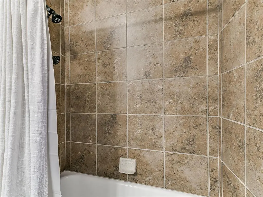 Photo 32 — 18305 Haslemere Lane, Edmond, OK 73012