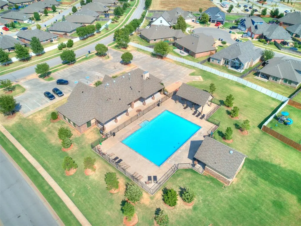 Photo 46 — 18305 Haslemere Lane, Edmond, OK 73012