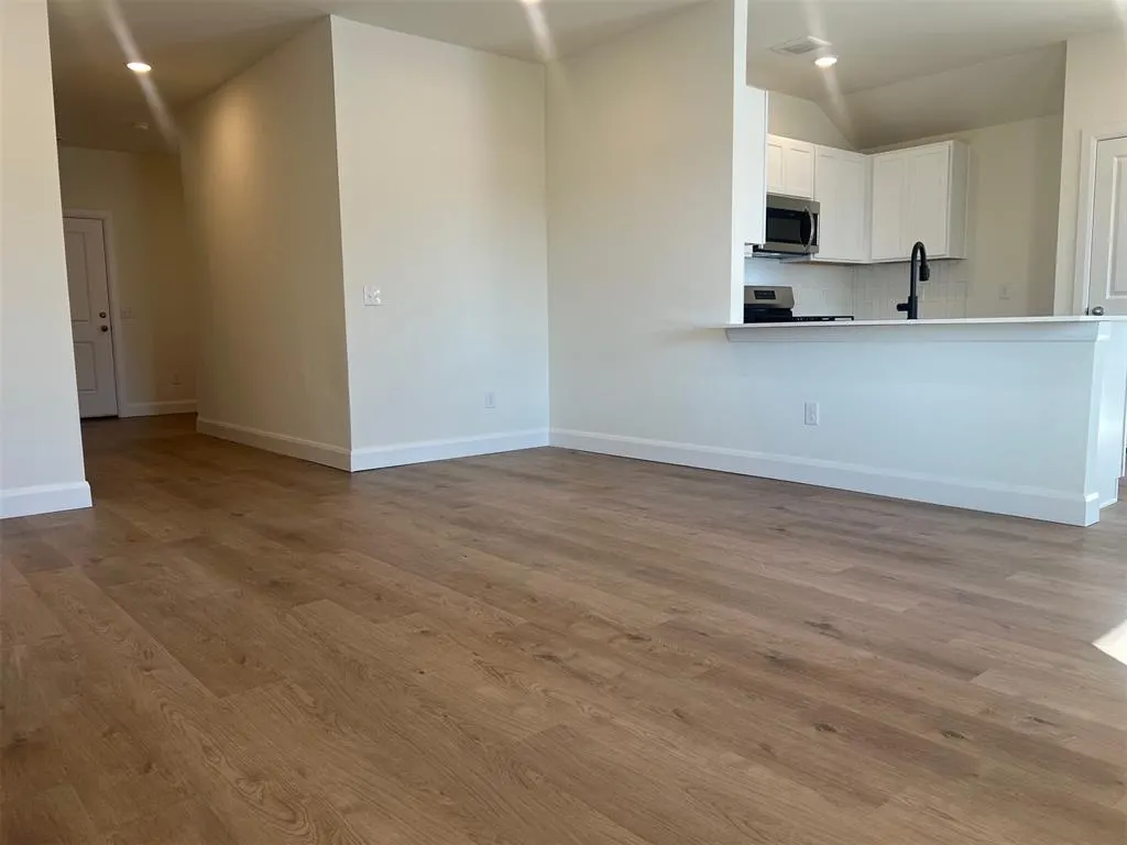 Photo 4 — 921 Hazy Brook Circle, Chickasha, OK 73018