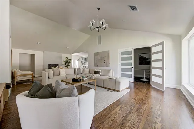 Photo 2 — 1508 Brighton Avenue, The Village, OK 73120