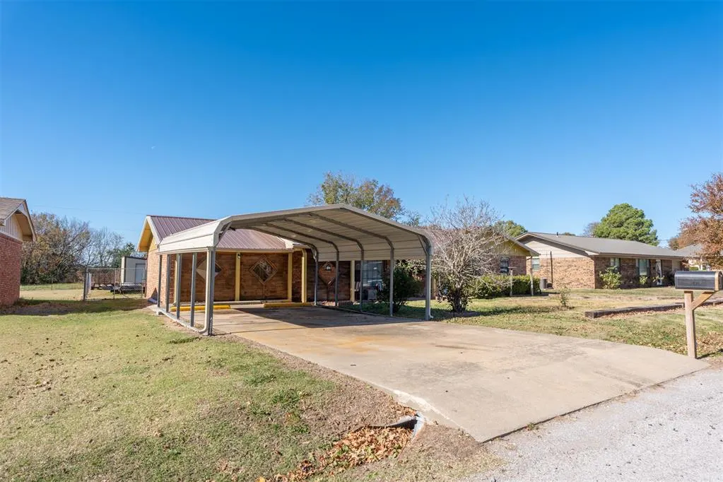 Photo 3 — 503 S 9th Street, Okemah, OK 74859