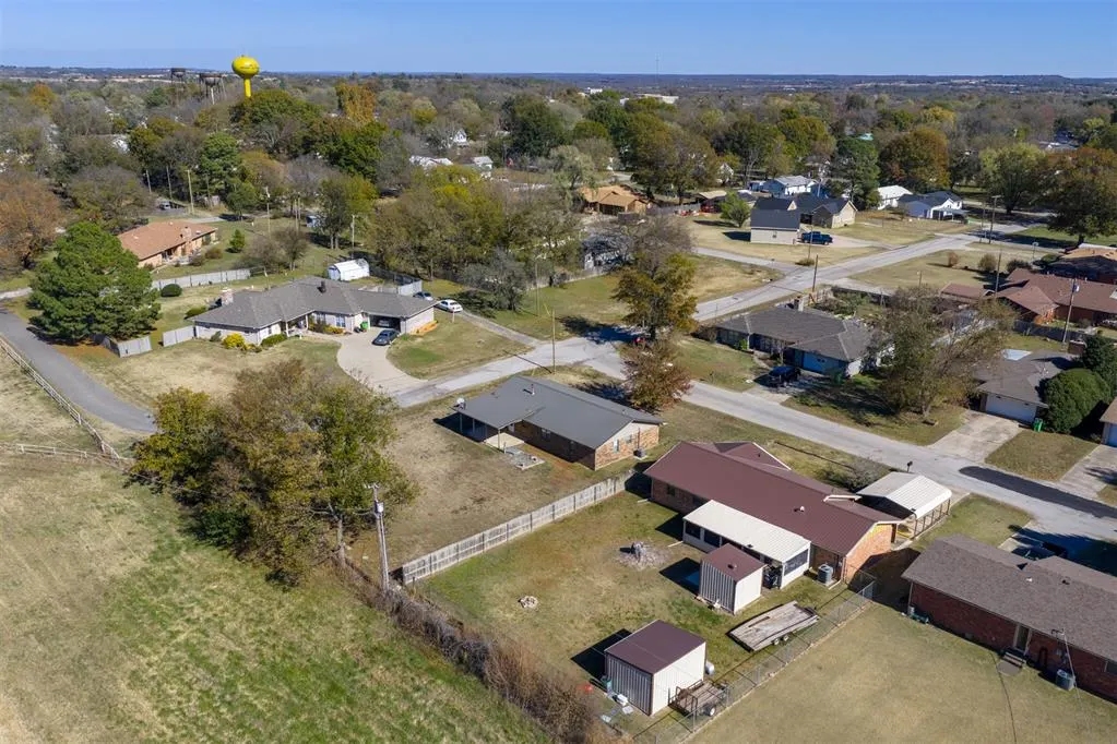 Photo 10 — 503 S 9th Street, Okemah, OK 74859