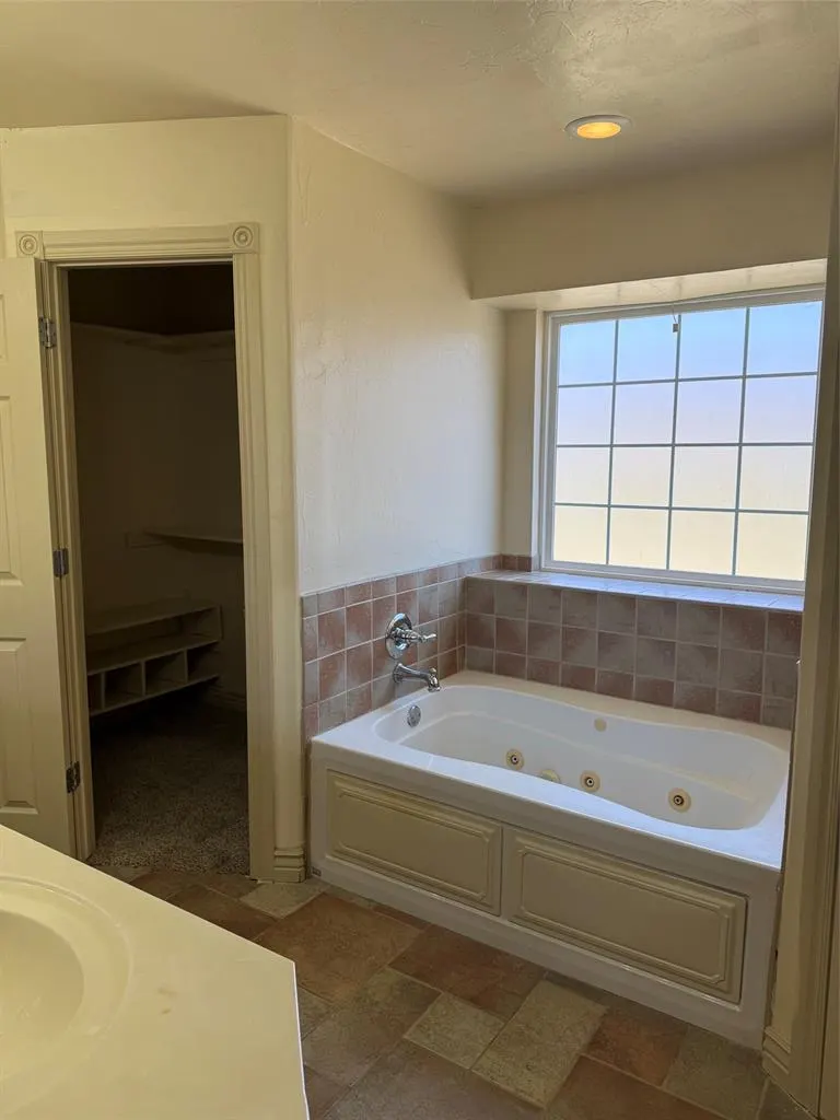 Photo 6 — 1808 Dorothy Drive, Moore, OK 73170