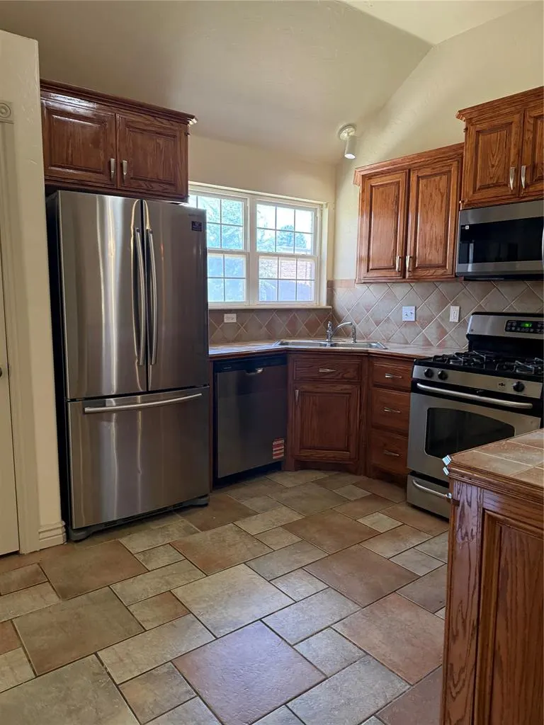 Photo 4 — 1808 Dorothy Drive, Moore, OK 73170