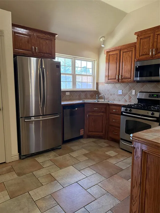 Photo 4 — 1808 Dorothy Drive, Moore, OK 73170