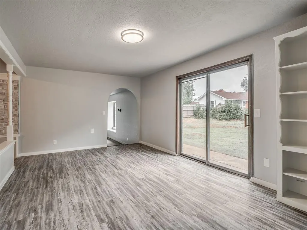 Photo 12 — 1406 E Bradley Street, Shawnee, OK 74804