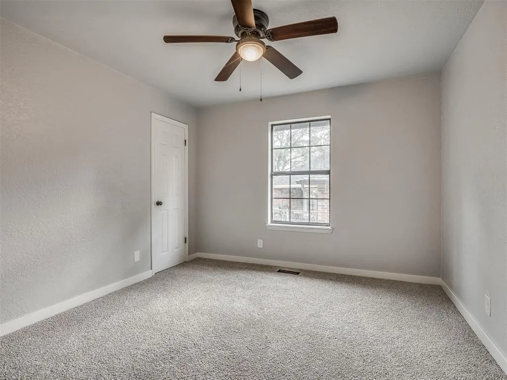 Photo 13 — 1406 E Bradley Street, Shawnee, OK 74804