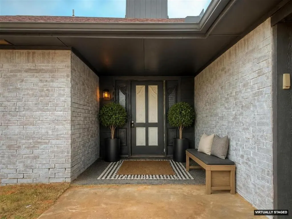 Front exterior — 1406 E Bradley Street, Shawnee, OK 74804
