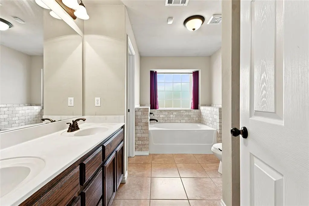 Photo 18 — 8101 Prairie Ridge Road, Oklahoma City, OK 73135