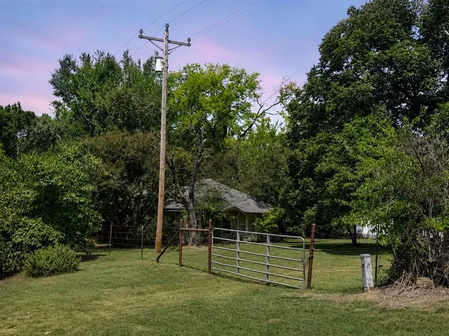 Photo 2 — E 2050 Road, Boswell, OK 74727