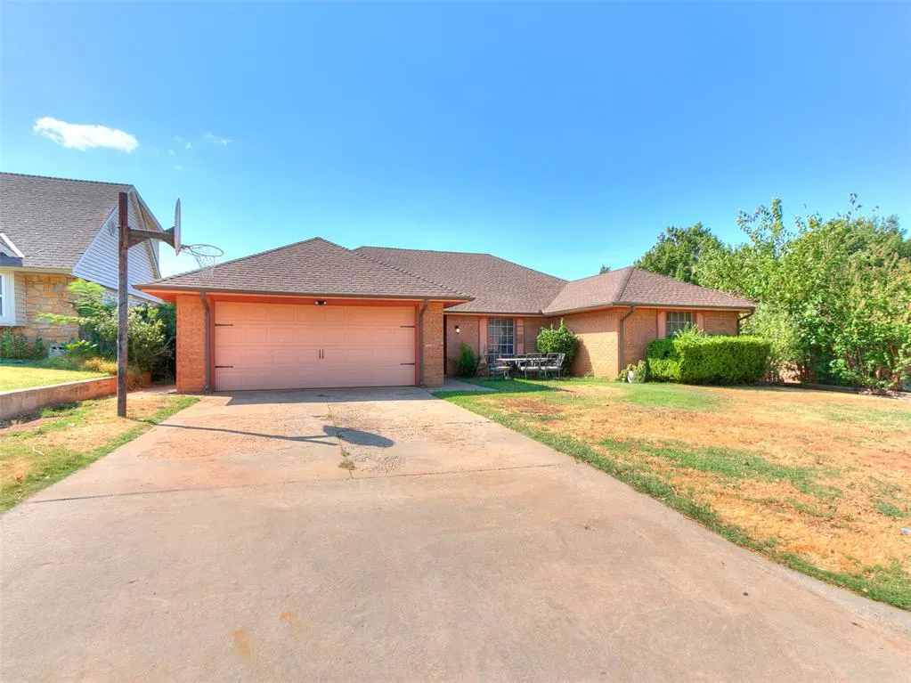 Front exterior — 11064 Folkstone Drive, Yukon, OK 73099