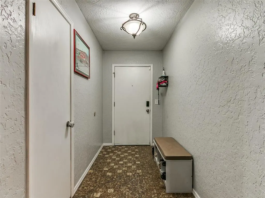 Photo 4 — 11064 Folkstone Drive, Yukon, OK 73099