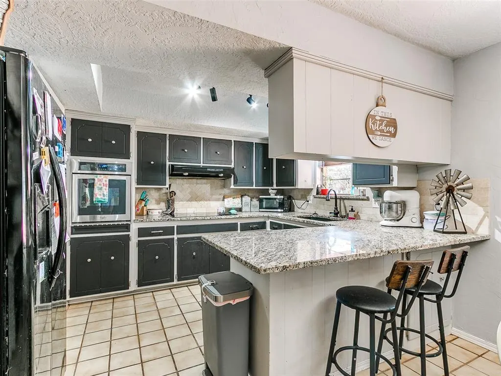 Photo 10 — 11064 Folkstone Drive, Yukon, OK 73099