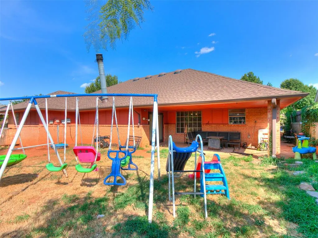 Photo 21 — 11064 Folkstone Drive, Yukon, OK 73099