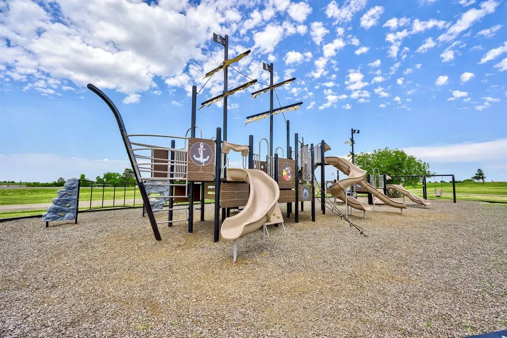Photo 12 — 1511 Crimson Lake Boulevard, El Reno, OK 73036