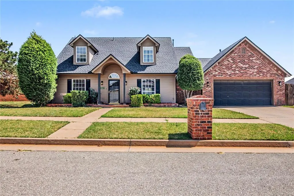 Photo 2 — 15604 Hyde Parke Drive, Edmond, OK 73013