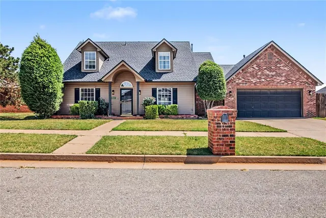 Photo 2 — 15604 Hyde Parke Drive, Edmond, OK 73013