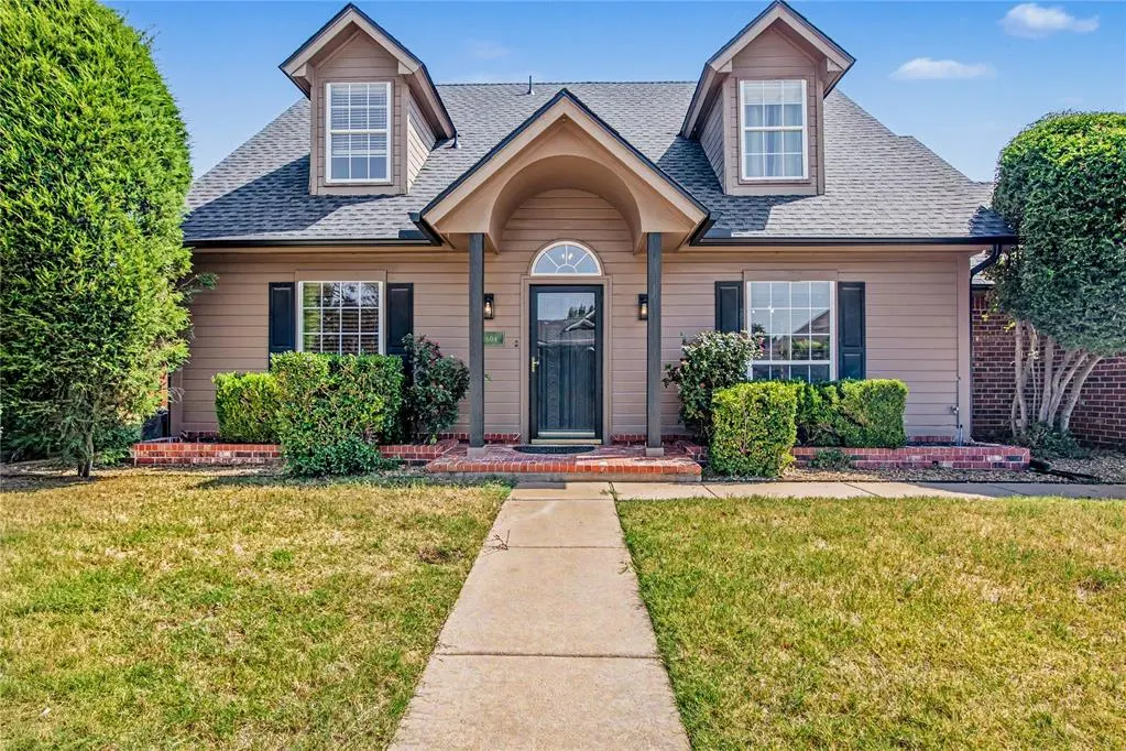 Photo 3 — 15604 Hyde Parke Drive, Edmond, OK 73013