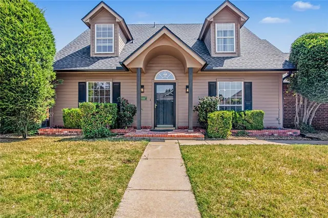 Photo 3 — 15604 Hyde Parke Drive, Edmond, OK 73013