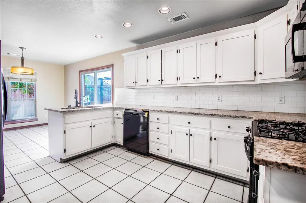 Photo 10 — 15604 Hyde Parke Drive, Edmond, OK 73013