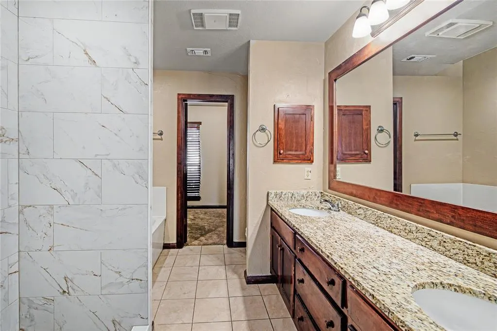 Photo 20 — 15604 Hyde Parke Drive, Edmond, OK 73013