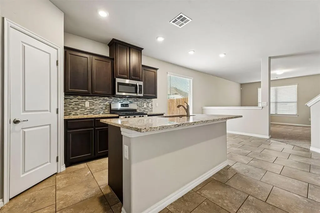 Photo 7 — 14721 Rambling Creek Circle, Oklahoma City, OK 73142